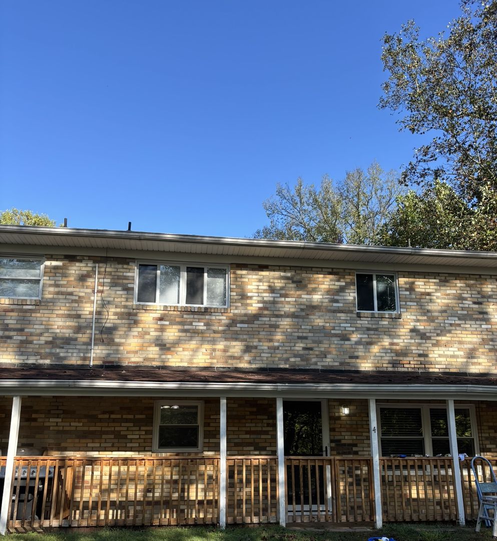 Kingsport Apartment: 1701 Jackson Hollow Rd