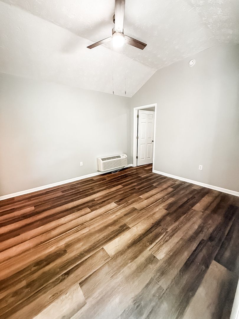 Knoxville Apartment: 5228 McIntyre Rd