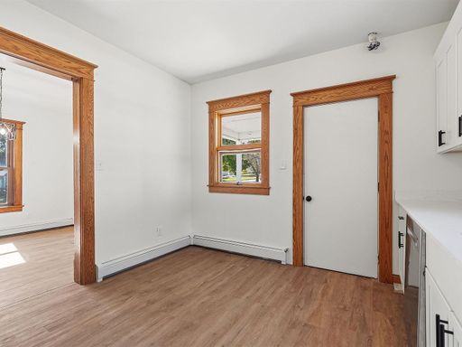 Listing photo thumbnail