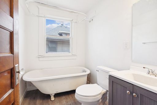 Listing photo thumbnail