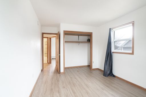 Listing photo thumbnail