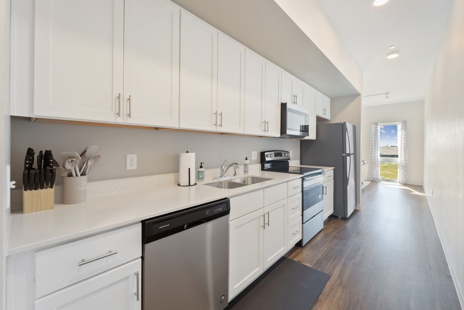 Cedar Falls Apartment: 825 Bluegrass Cir