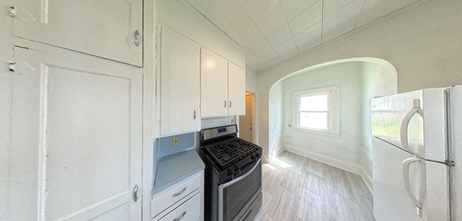 Listing photo thumbnail