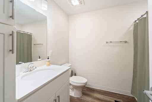 Listing photo thumbnail