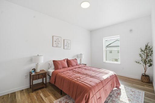 Listing photo thumbnail