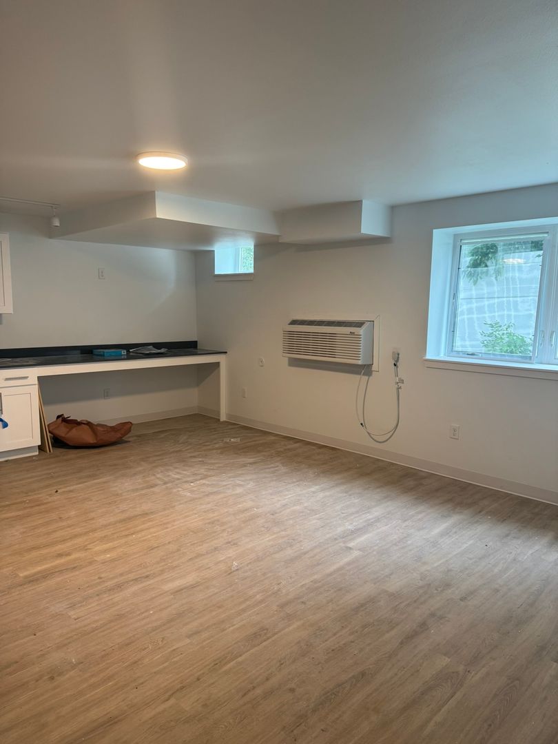 Cedar Falls Apartment: 4711 University Ave