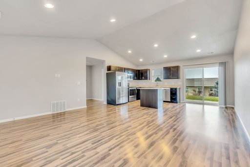Listing photo thumbnail