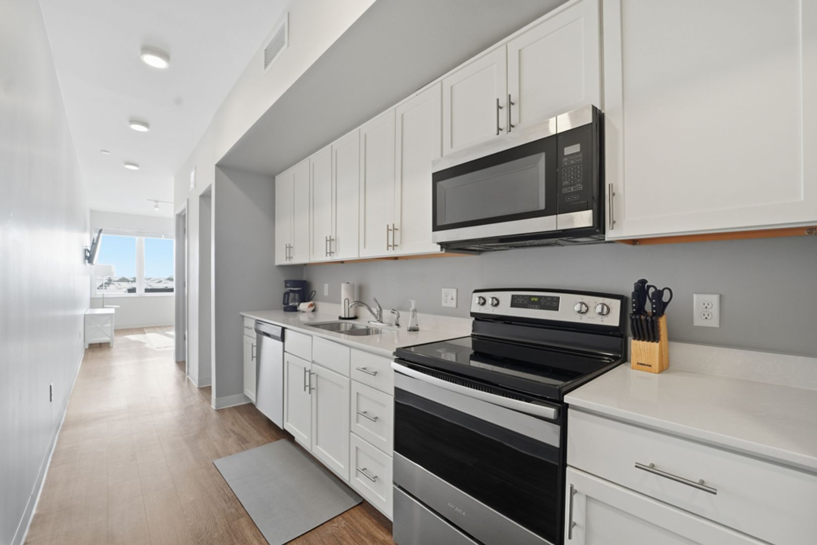 Cedar Falls Apartment: 825 Bluegrass Cir