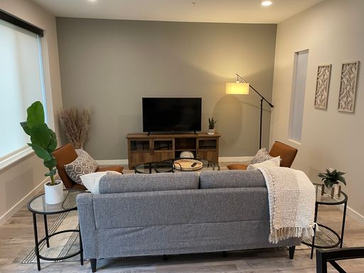 Listing photo thumbnail