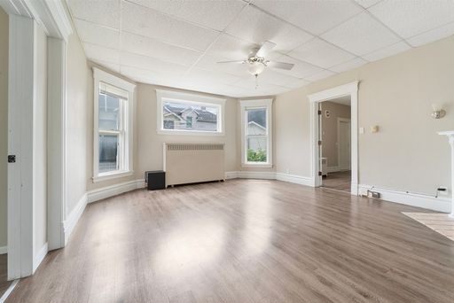 Listing photo thumbnail