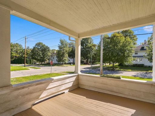 Listing photo thumbnail
