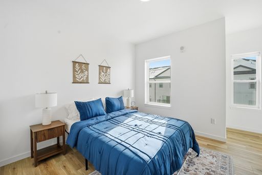 Listing photo thumbnail
