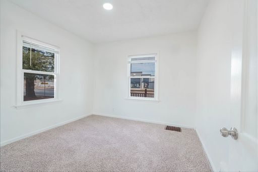 Listing photo thumbnail