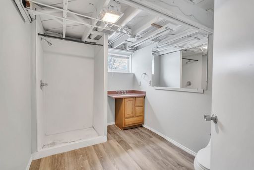 Listing photo thumbnail