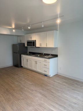 Listing photo thumbnail