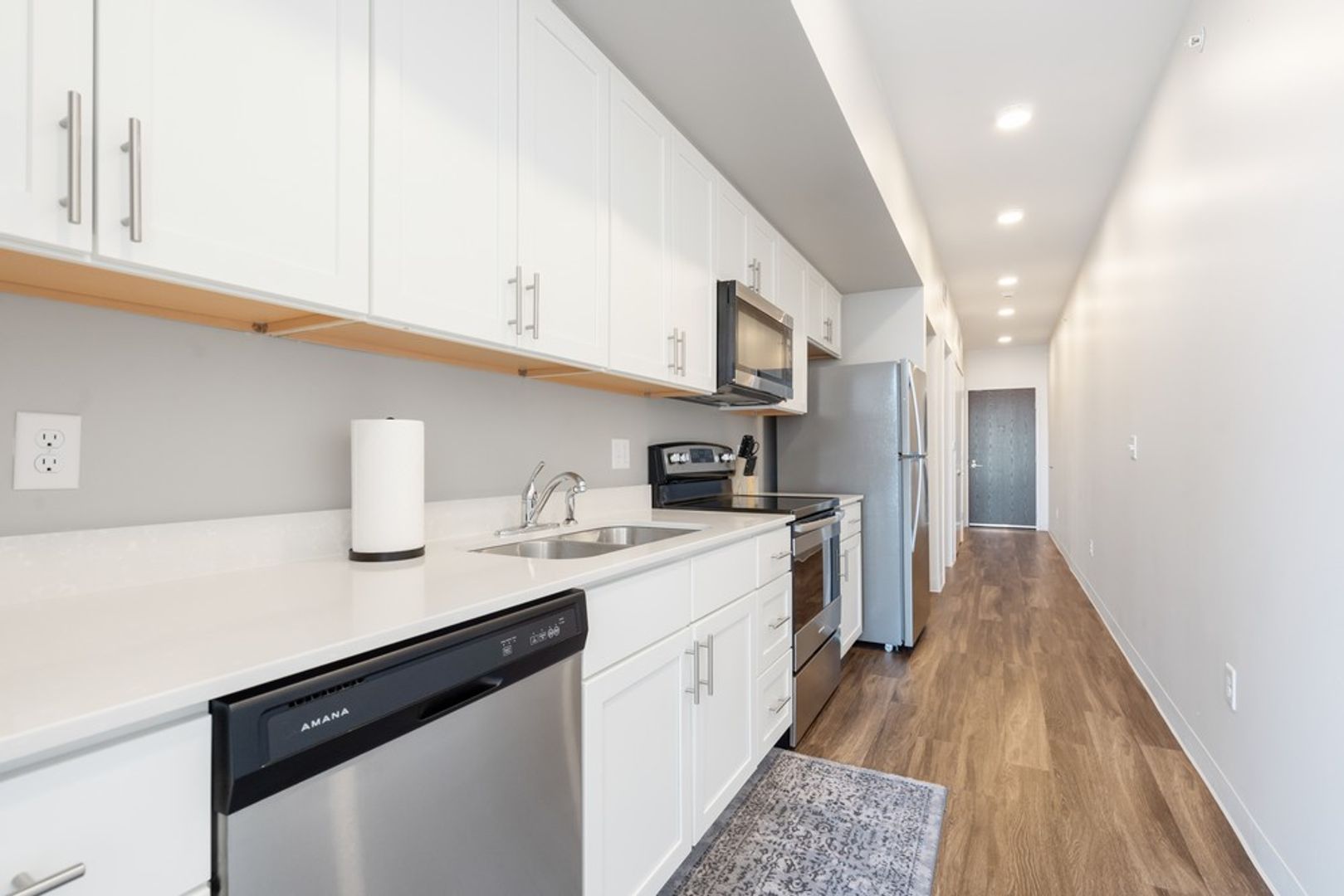 Cedar Falls Apartment: 825 Bluegrass Cir