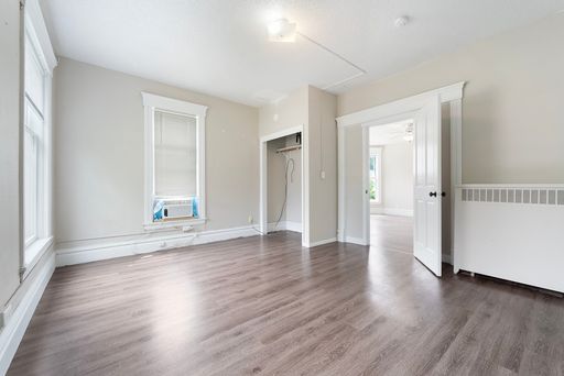Listing photo thumbnail