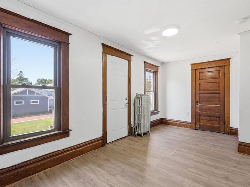Listing photo thumbnail