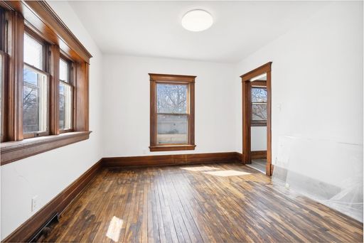 Listing photo thumbnail