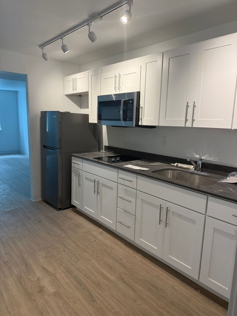 Cedar Falls Apartment: 4711 University Ave