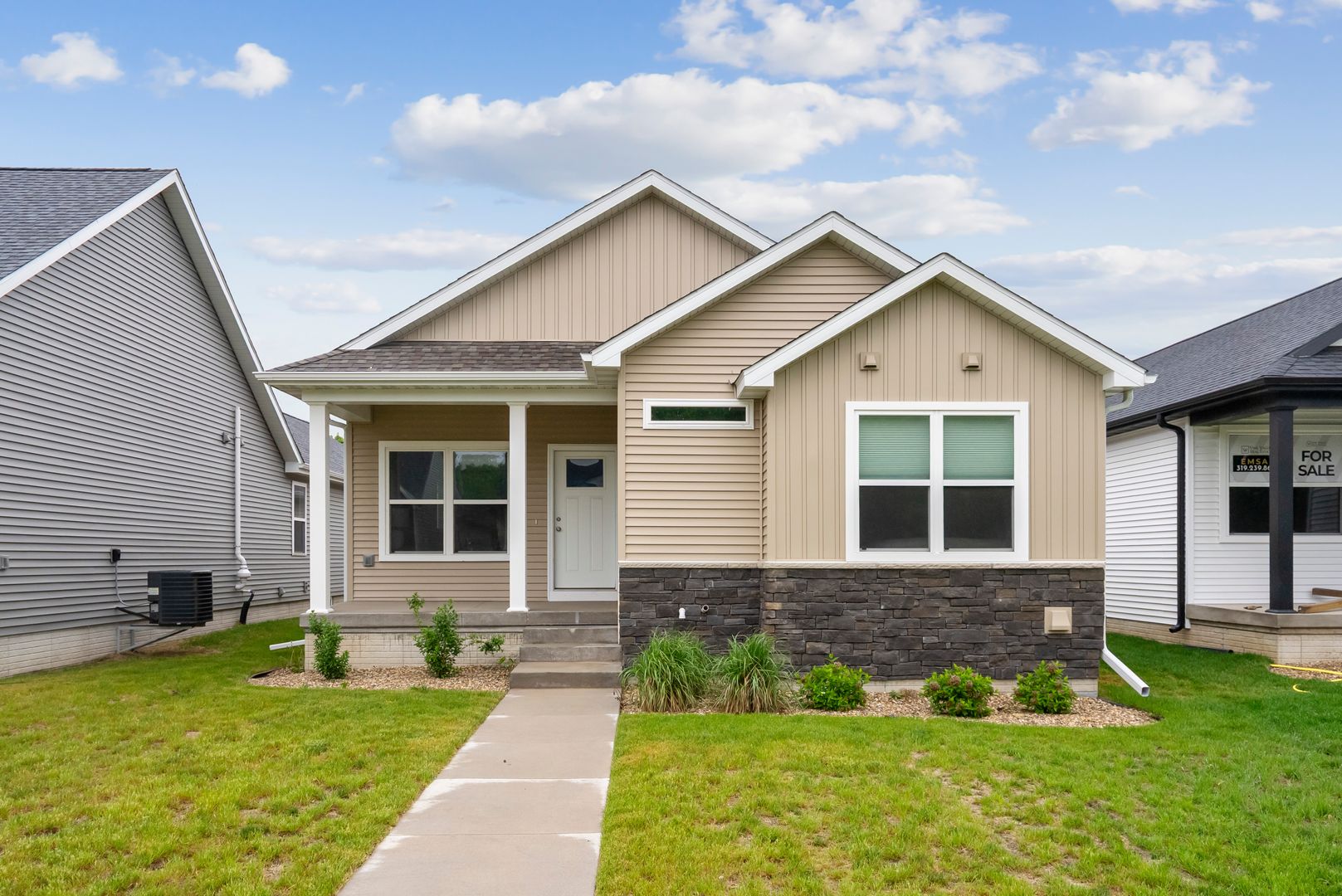 Waterloo House: 116 Axlewood Dr