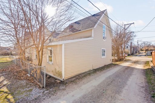 Listing photo thumbnail