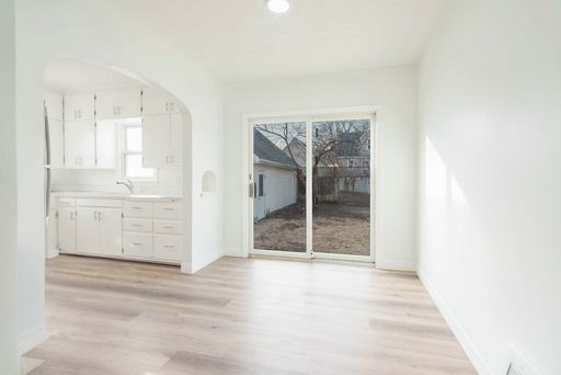 Listing photo thumbnail