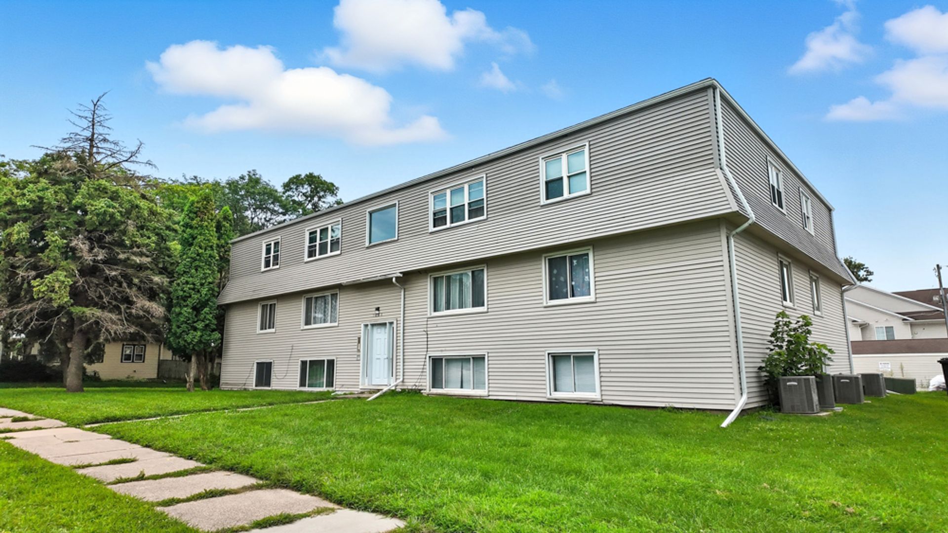 Leavitt Park Apartments - Building 1024
