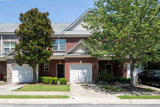 South Atlanta Townhome in Gated Community – photo 1
