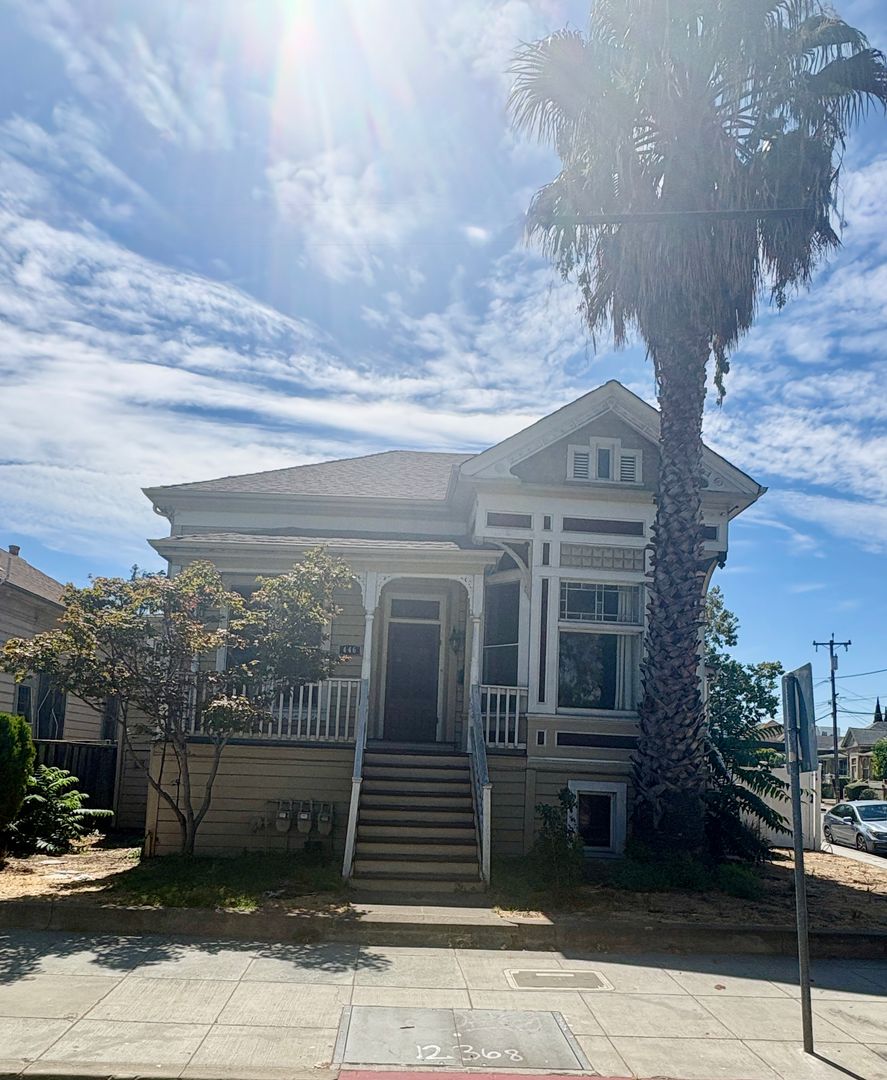 San Jose House: 446 W. San Fernando St