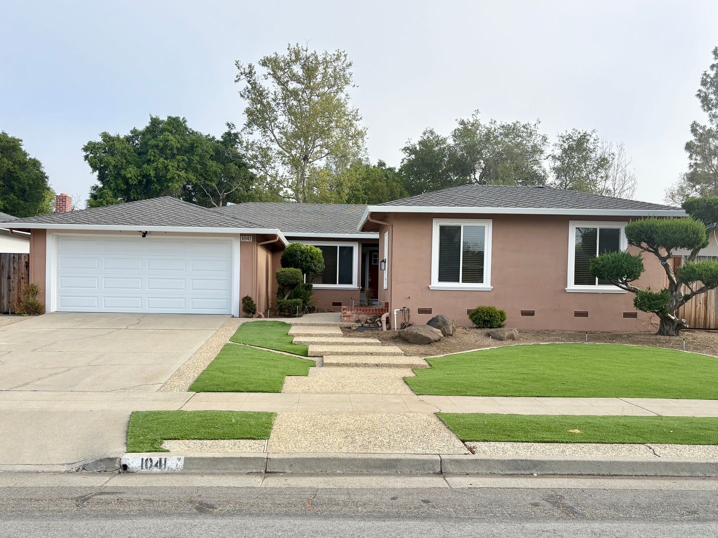 San Jose House: 1041 Mount Carmel Dr