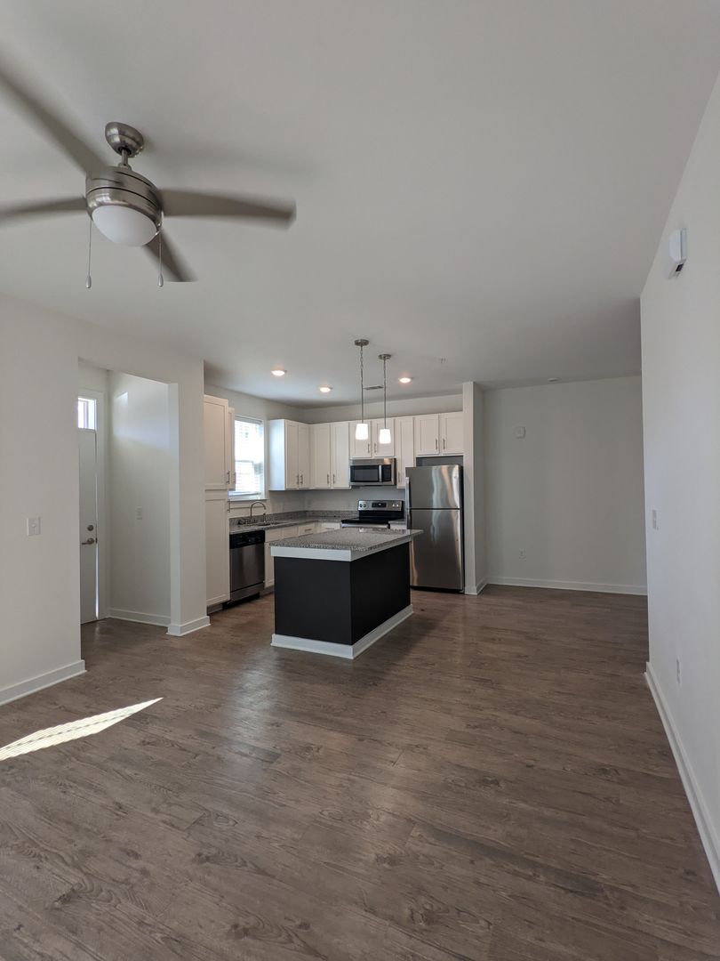 Maryville Apartment: 1000 Infinity Drive