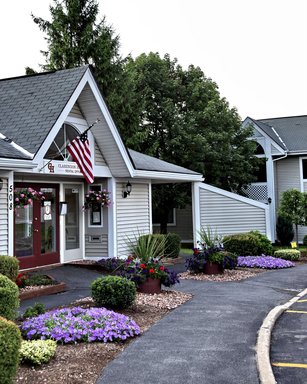 Clarendon Heights Apartment Homes – photo 1