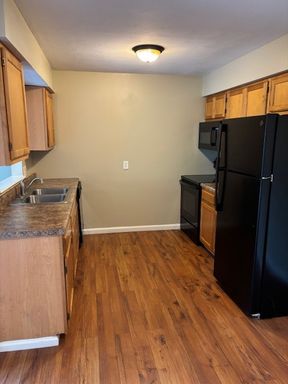 Newbury Apartment Homes – photo 1