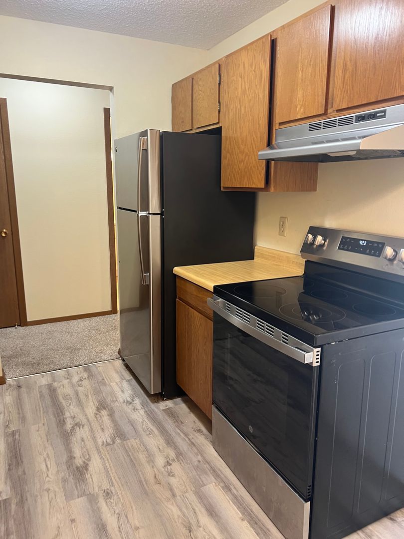 Sauk Rapids Apartment: 922 Benton Drive