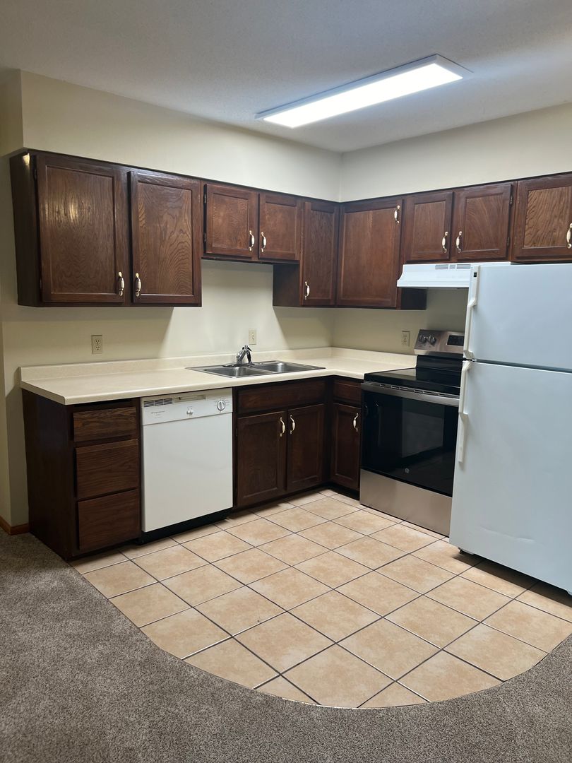 Saint Cloud Apartment: 3205 12th St N