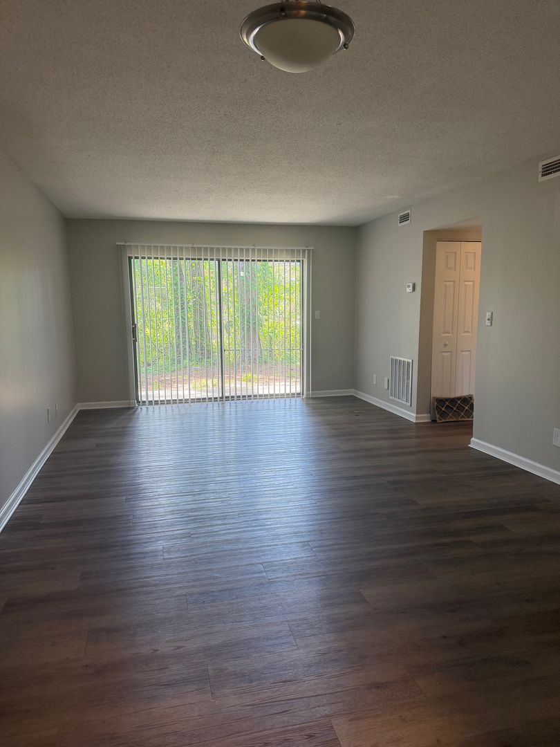 Valdosta Apartment: 1503 E Park Ave