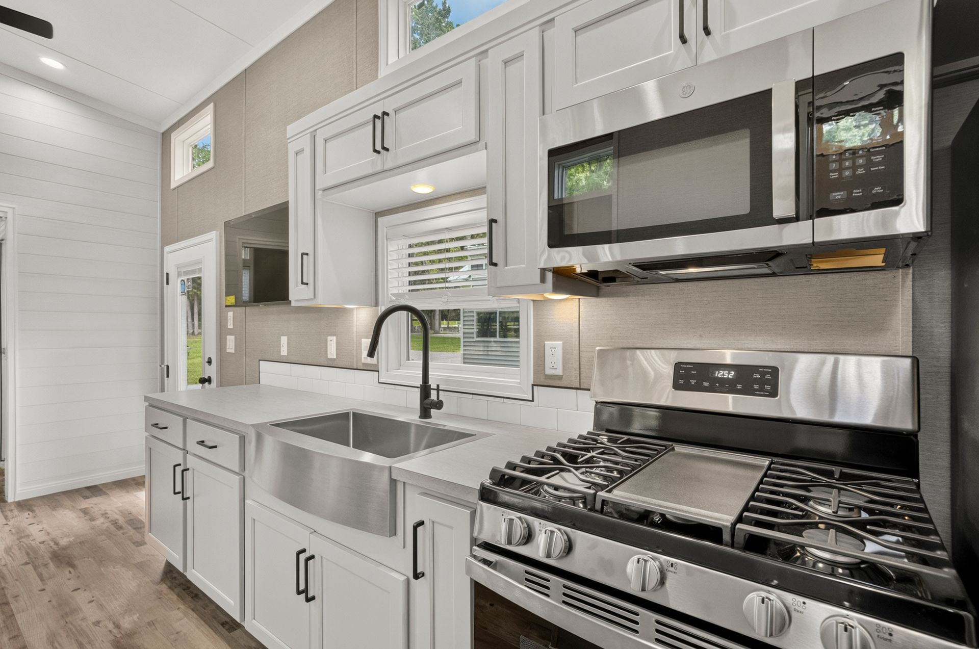 Reddick Apartment: 16905 NW Highway 225