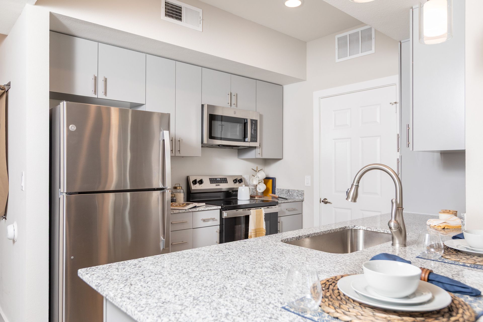 Fort Worth Apartment: 5222 Shadydell Dr.