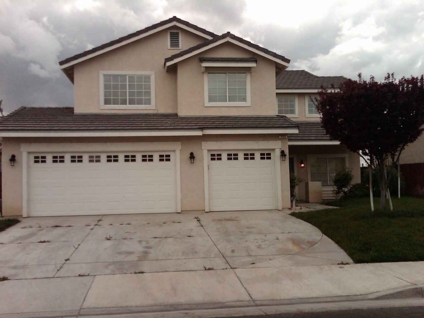 Los Banos House: 723 Champagne Ct