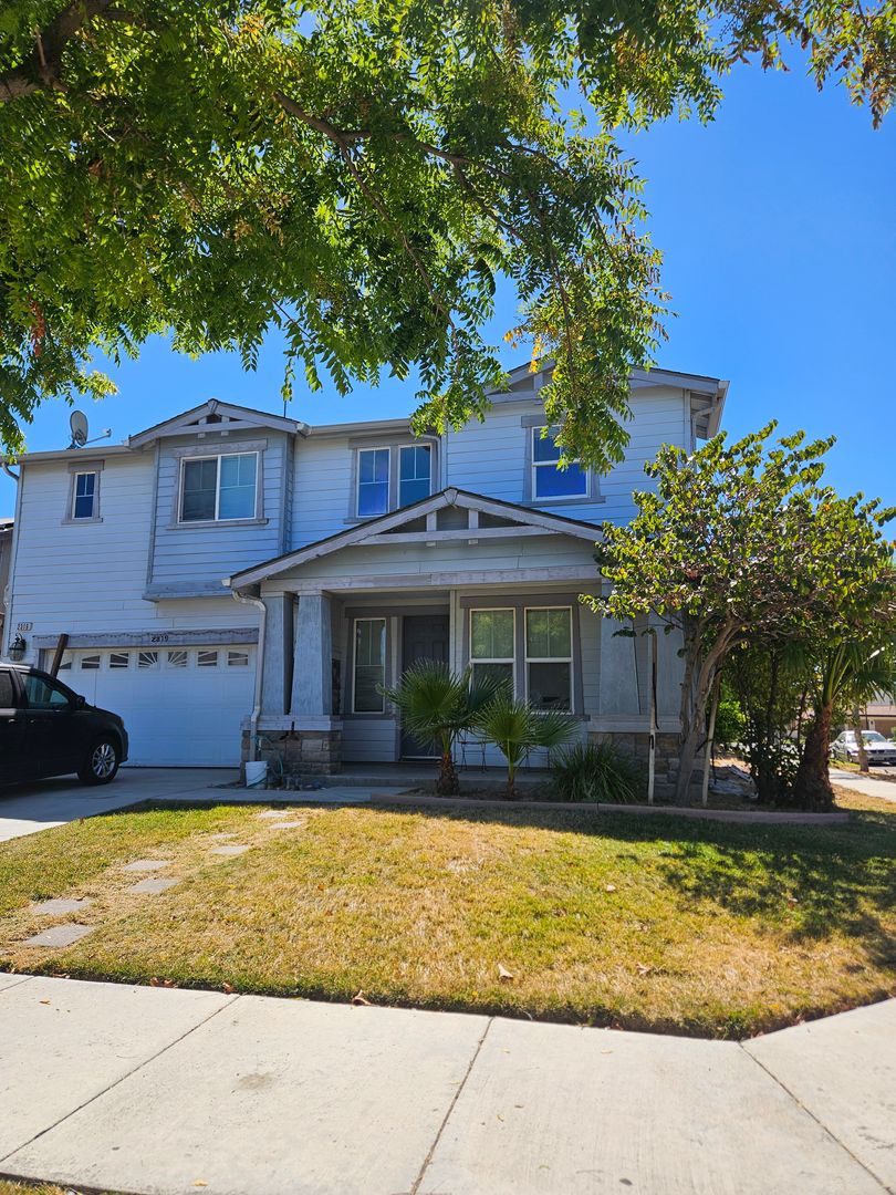 Los Banos House: 2319 Cool Springs Ct