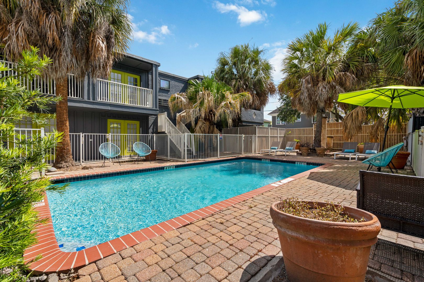 Houston Apartment: 239 Emerson St.