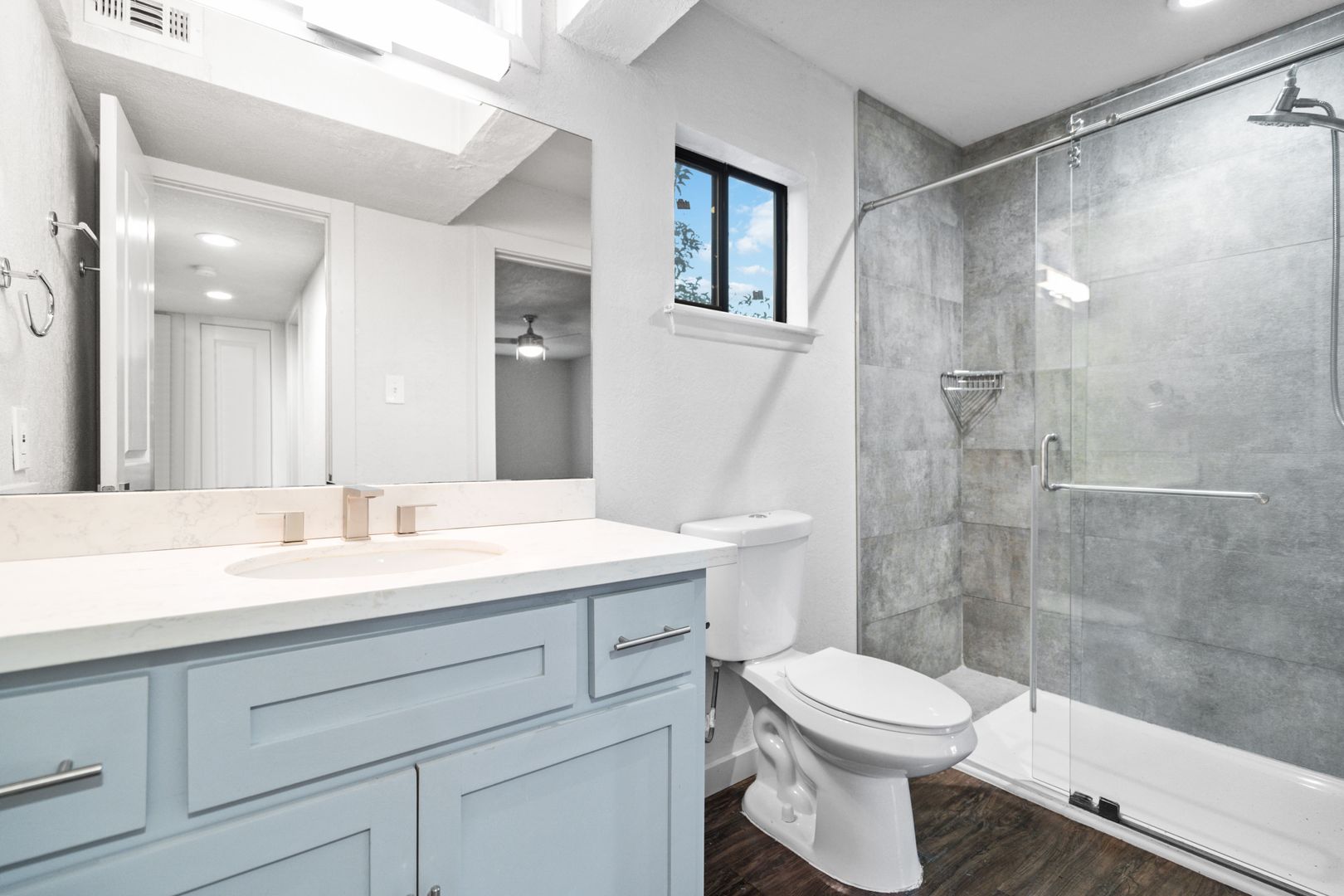 Houston Apartment: 3414 Graustark St.