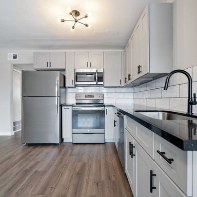 306 Stratford St., 8 – photo 1