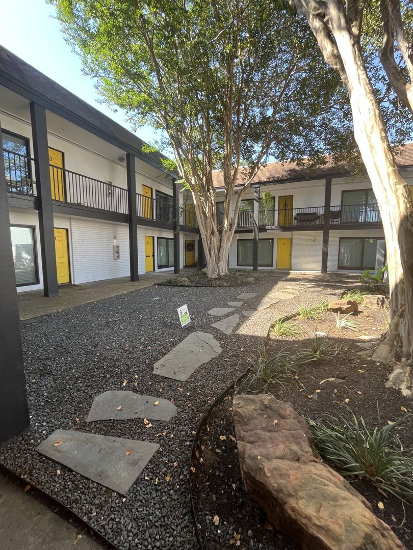 Houston Apartment: 1507 California St.