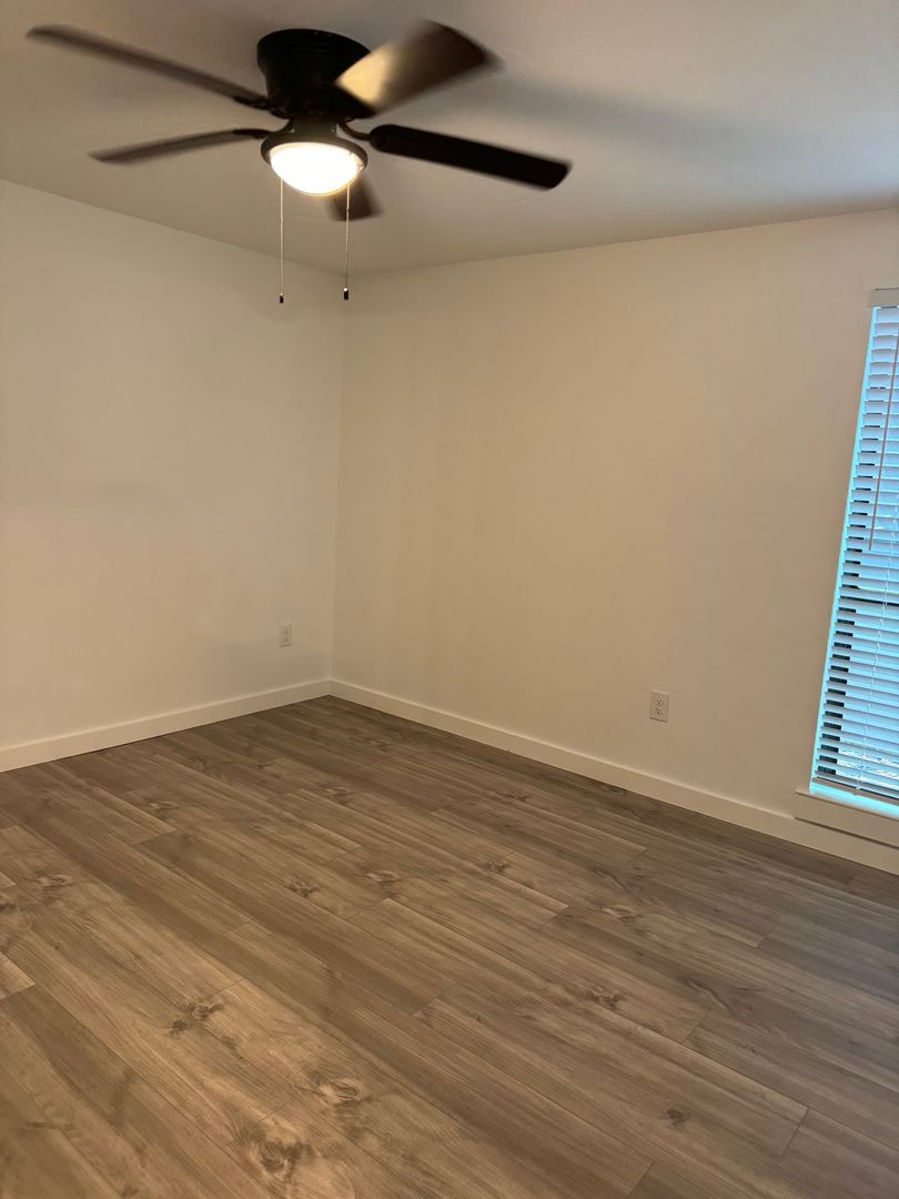 Houston Apartment: 239 Emerson St.