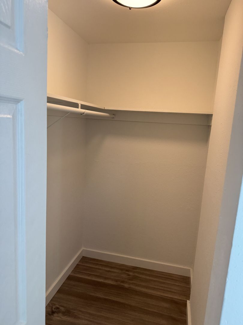 Houston Apartment: 239 Emerson St.