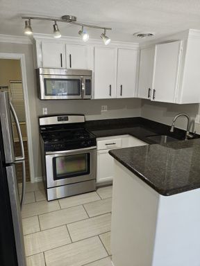 239 Emerson St., 17 – photo 1