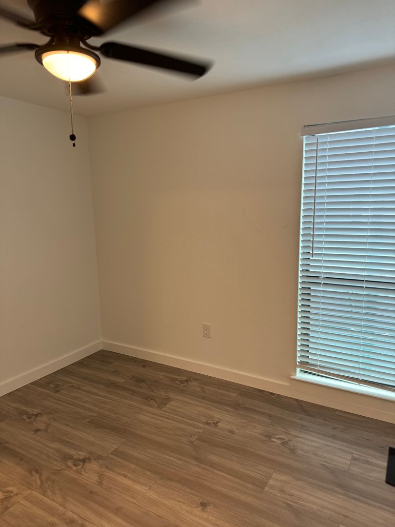 Houston Apartment: 239 Emerson St.