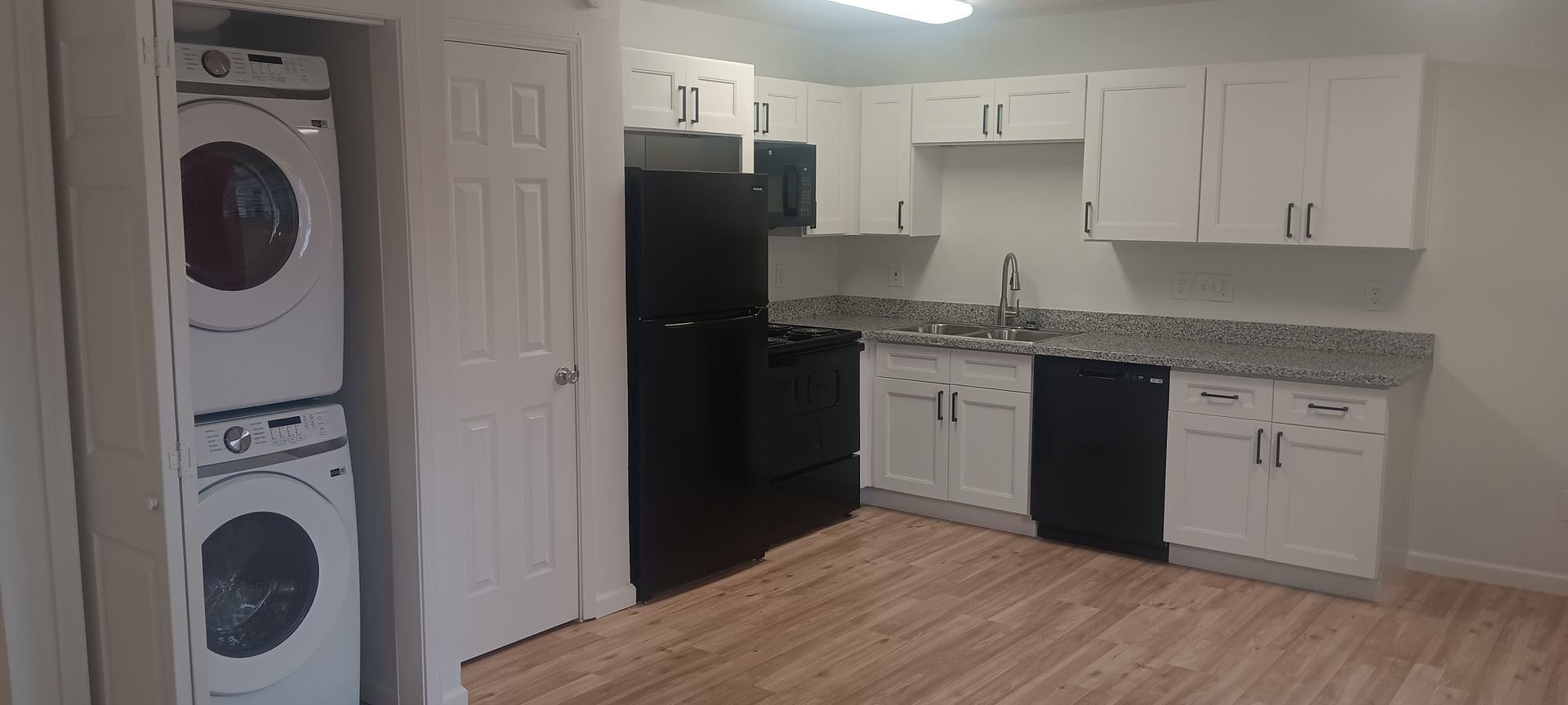 Houston Apartment: 2212 Dunlavy St.